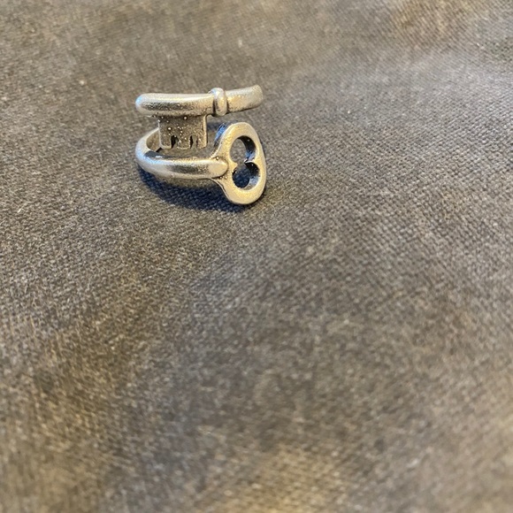 Ring - Picture 3 of 3